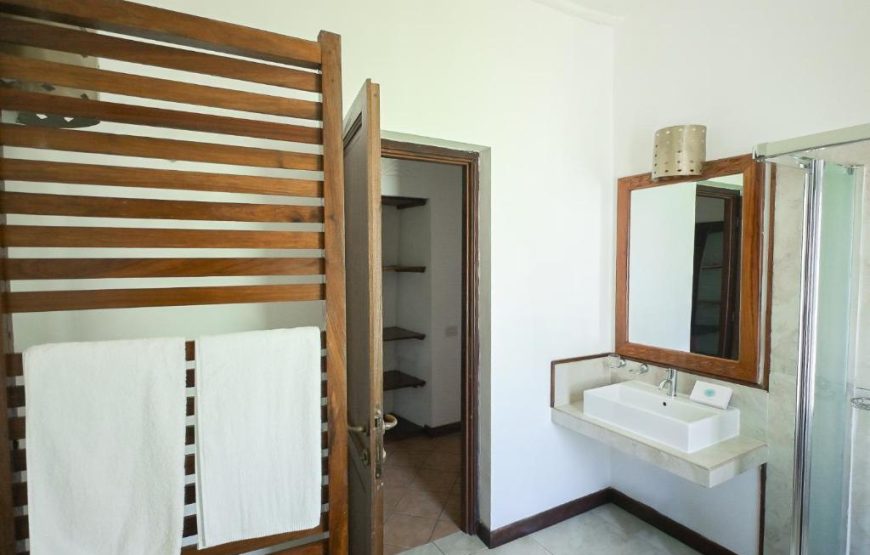 COMFORT ROOMS