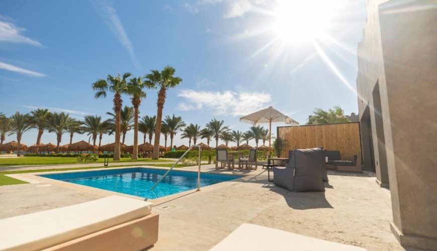 Triple Executive Pool & Jacuzzi Suite