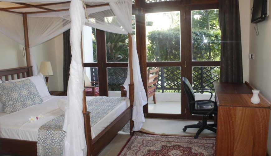 Bungalow With Garden View