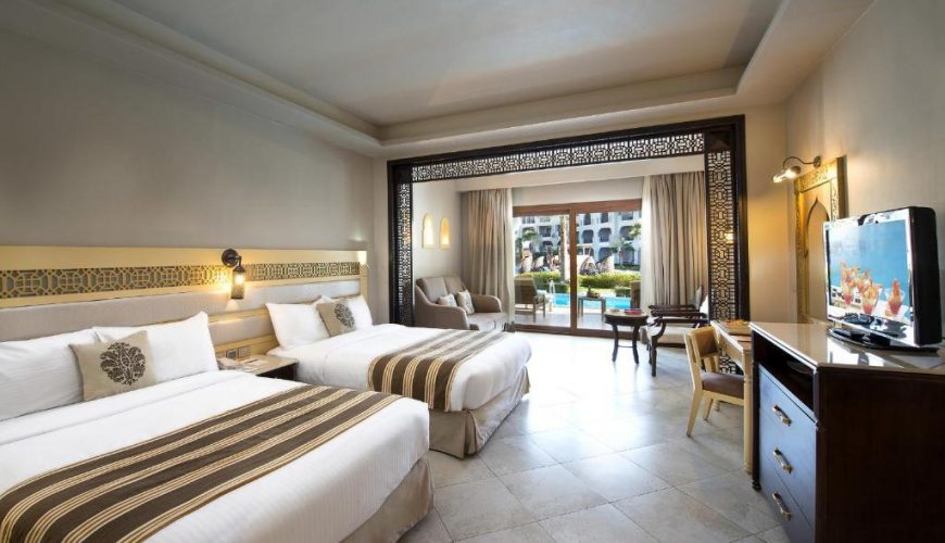Deluxe Swim-Up Room – ( Adults Only )