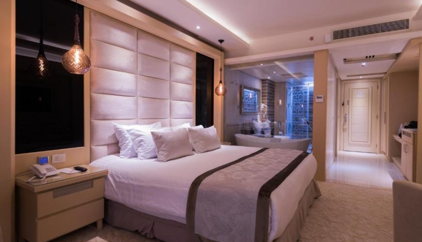 Triple Deluxe Room with Pool View